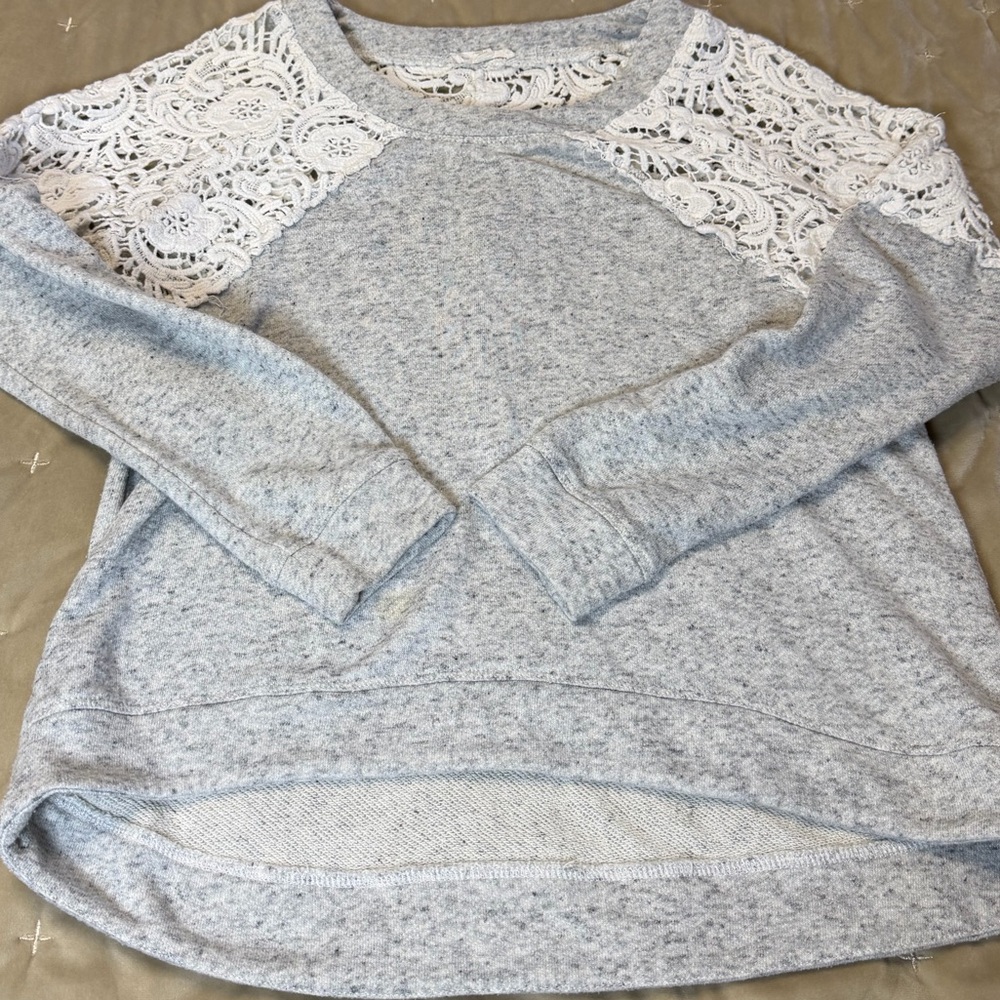 Hot & Delicious Gray Sweatshirt with Lace Sleeves women’s medium cute comfy cozy